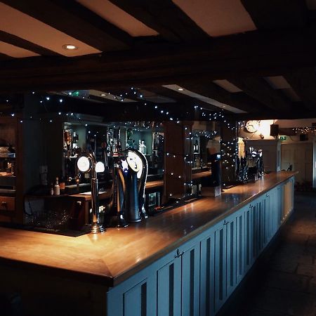 The Greyhound Inn 차포드세인트피터 외부 사진