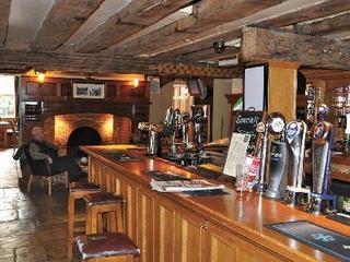 The Greyhound Inn 차포드세인트피터 외부 사진