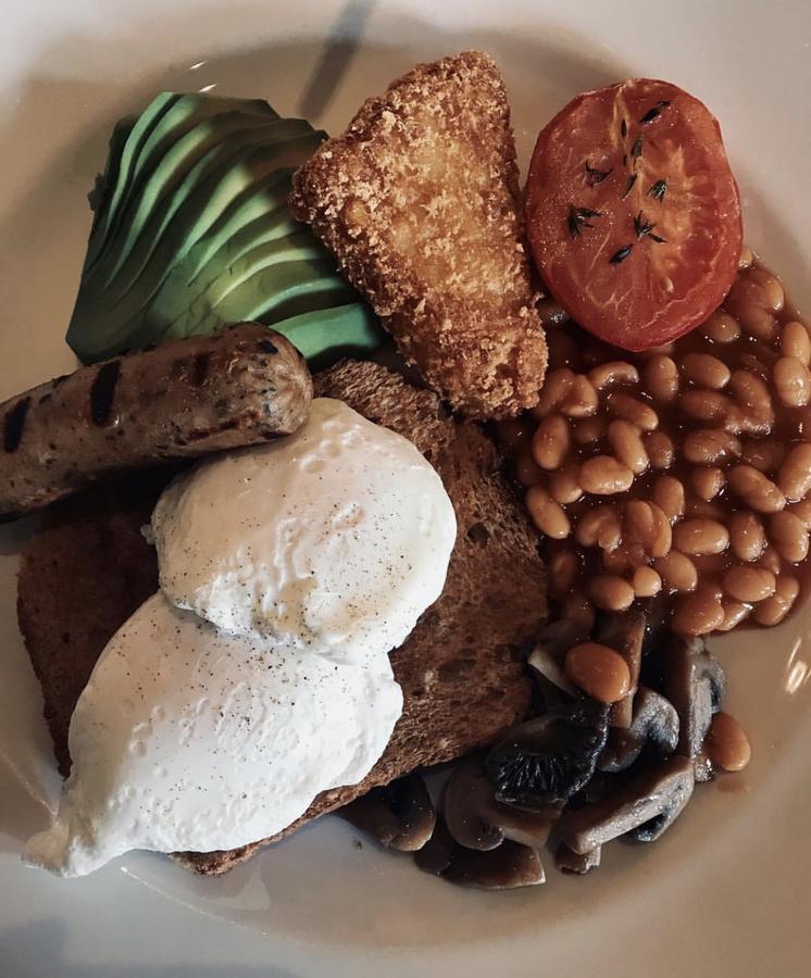 The Greyhound Inn 차포드세인트피터 외부 사진