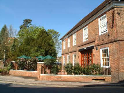 The Greyhound Inn 차포드세인트피터 외부 사진